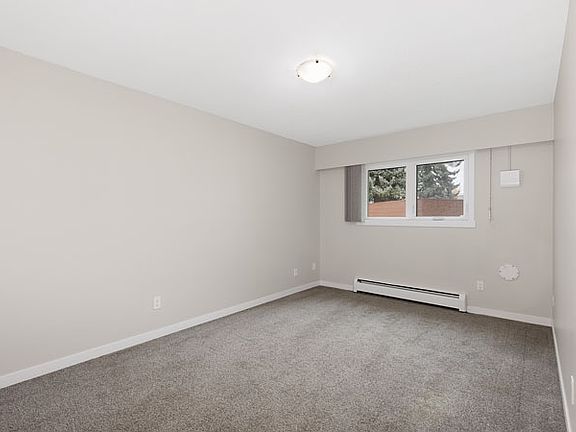 5th image of 277 Arrowstone Dr