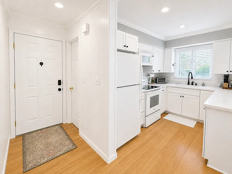 9766 S Harbour Pointe Dr #29 — Photo 3