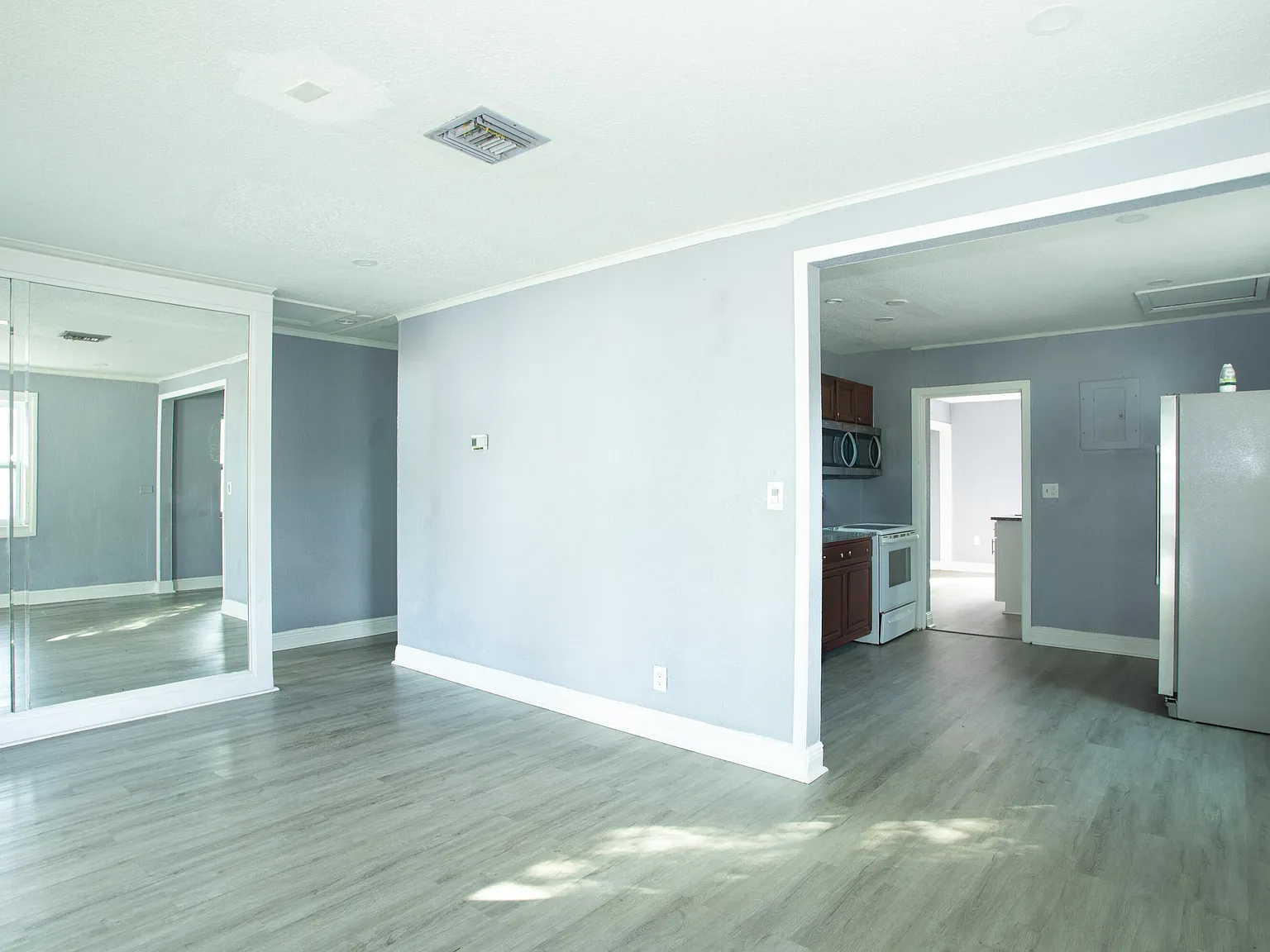 2 bed, 1.0 bath, 648 sqft, $1,550 — Photo 3