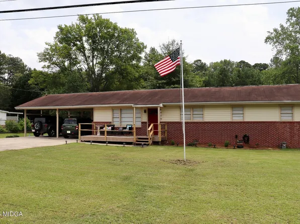 220 Cedarwood Dr, Gray, GA 31032