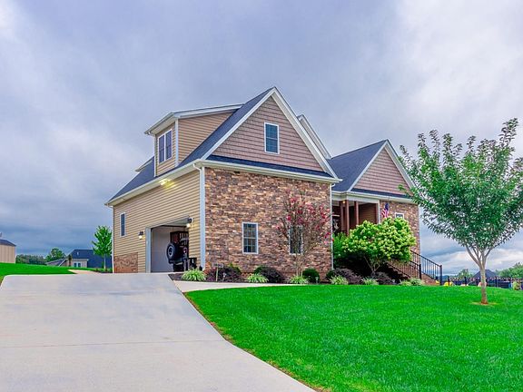 2nd image of 1300 Abalone Bluff Dr