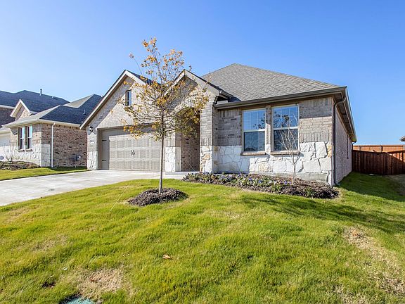 2nd image of 2110 Hummingbird St