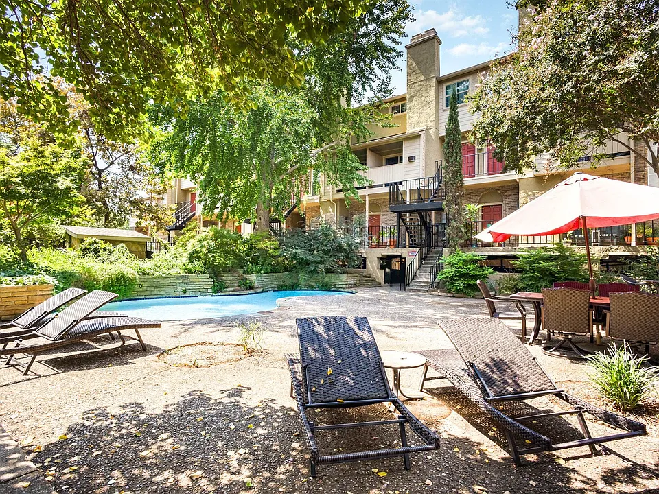 5740 Martel Ave #A12
