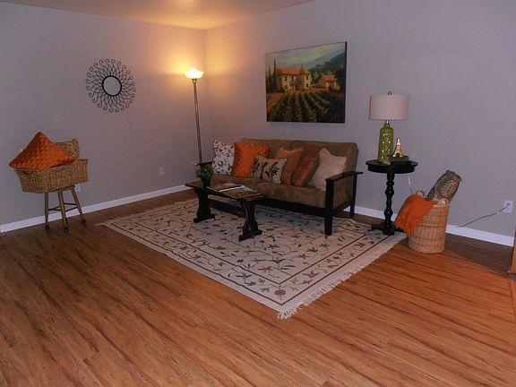3rd image of 3011 Courtside Dr