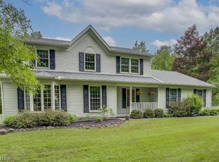 9202 Moccasin Run, Chagrin Falls, OH 44023