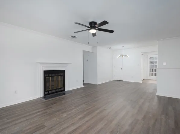 221 Ellington Pl, Madison, TN 37115