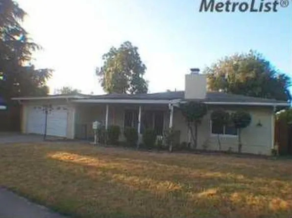 2218 W De Ovan Ave, Stockton, CA 95204