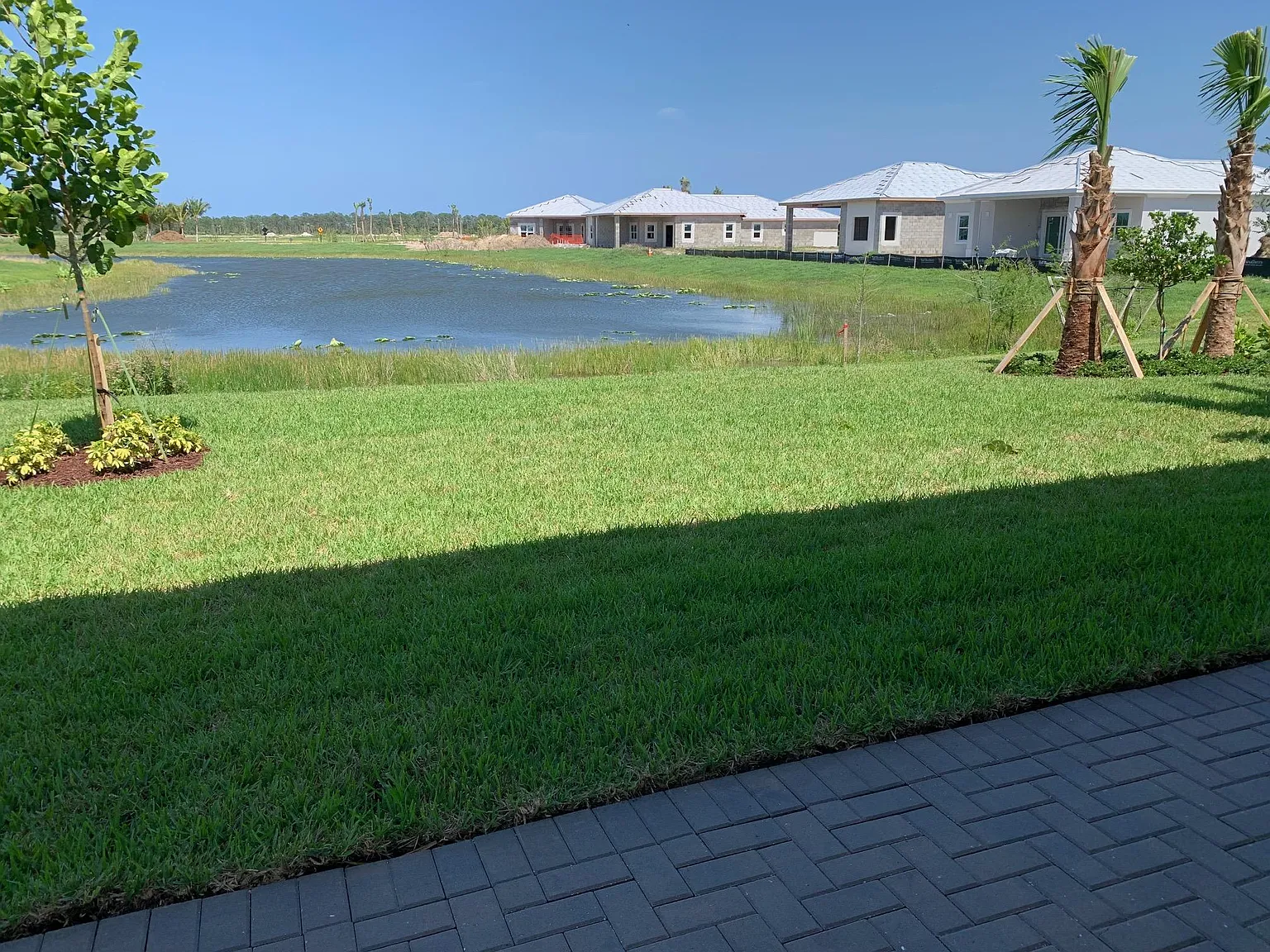 3 bed, 2.5 bath, 2400 sqft, $4,960 — Photo 4
