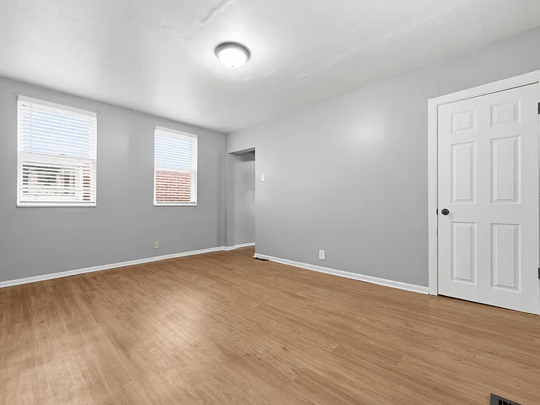 2725 Connecticut Ave — Photo 7
