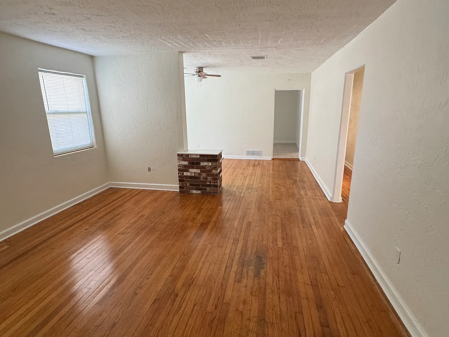 3 bed, 1200 sqft, $3,200 — Photo 1