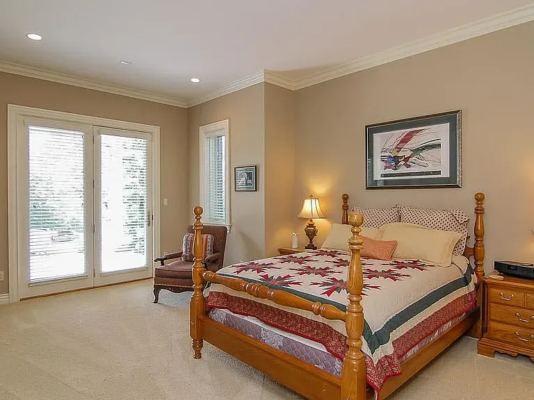 13204 Longwood Ln — Photo 15
