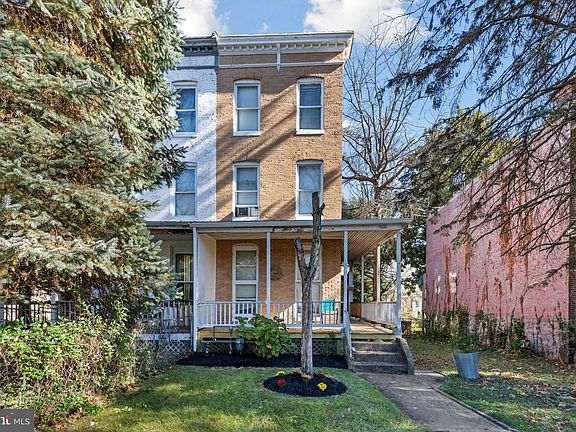 2nd image of 109 S Augusta Ave