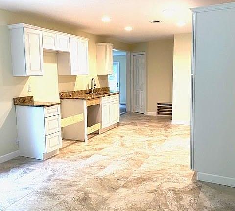 4th image of 17854 Lundys Ln