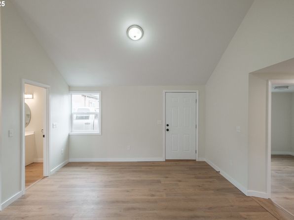 portland-oregon-176559619 picture