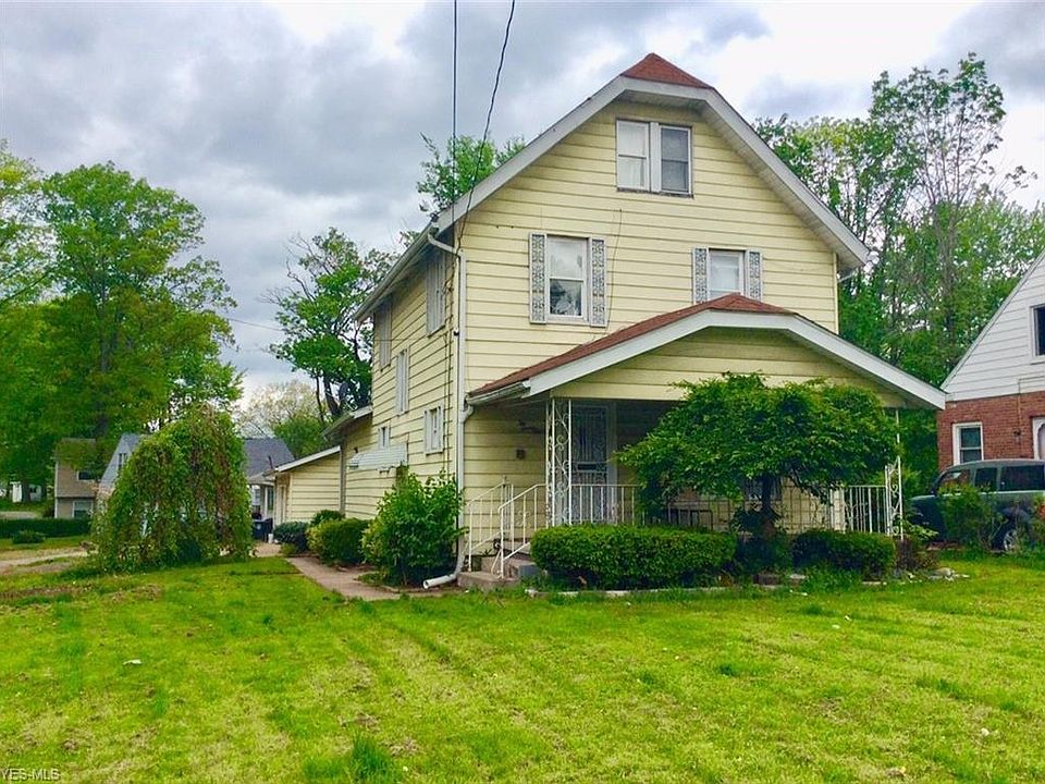 1st image of 226 N Hawkins Ave