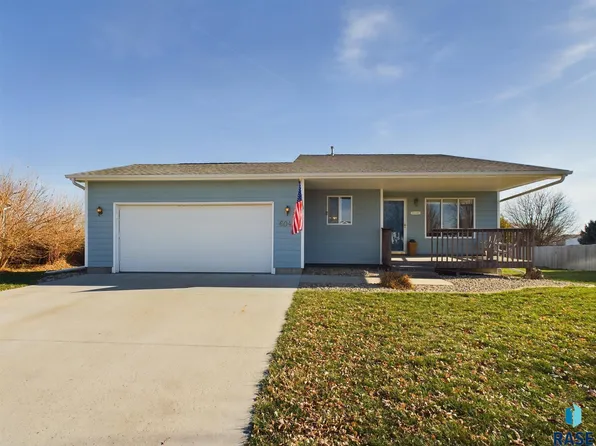 6041 W Jordan Ct, Sioux Falls, SD 57106