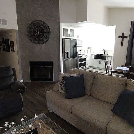 3rd image of 14748 Moon Crest Ln Unit E