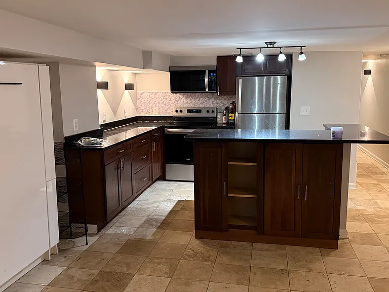 1342 Park Rd NW #B — Photo 1