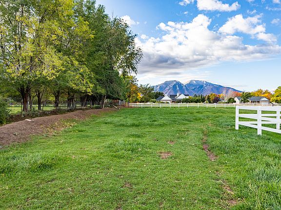 4th image of 594 E 1000 N