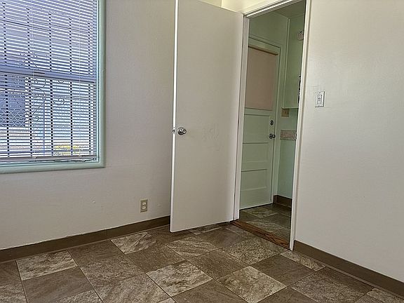 5th image of 7112 Fresno St #7114