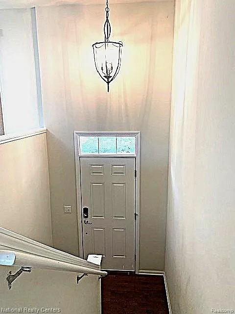 3 bed, 2.5 bath, 1500 sqft, $2,450 — Photo 2