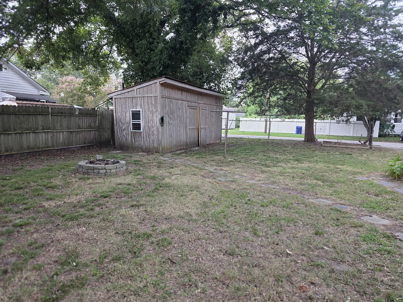 3 bed, 1800 sqft, $2,450 — Photo 4