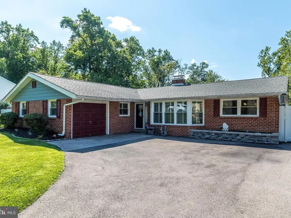 608 Oriole Ln, Dresher, PA 19025