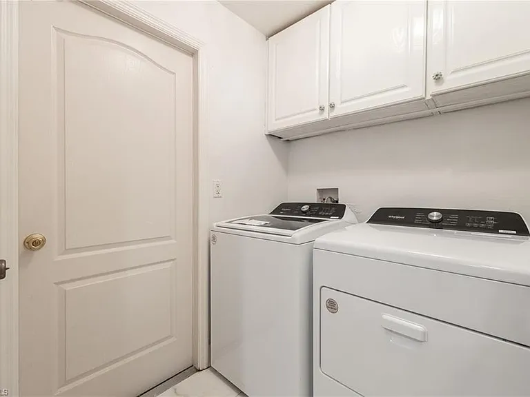 421 Broadmoor St — Photo 23