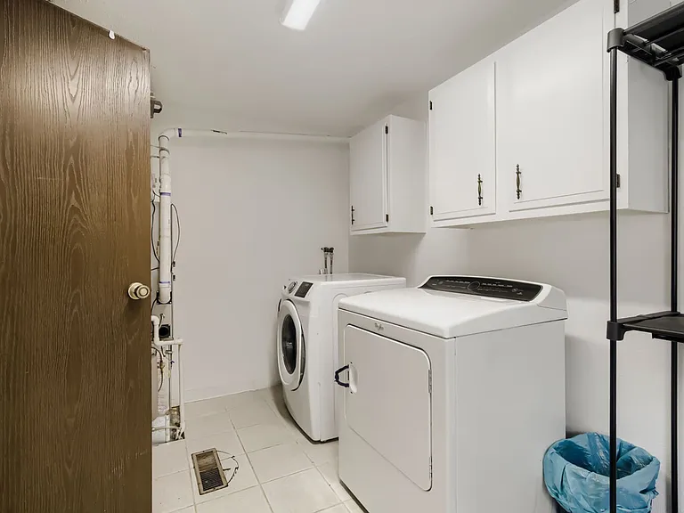 329 Chinook Ave — Photo 23