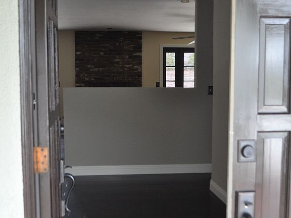 3rd image of 5336 Iroquois Ave