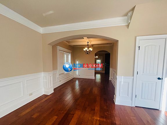 3rd image of 690 Summerstone Ln