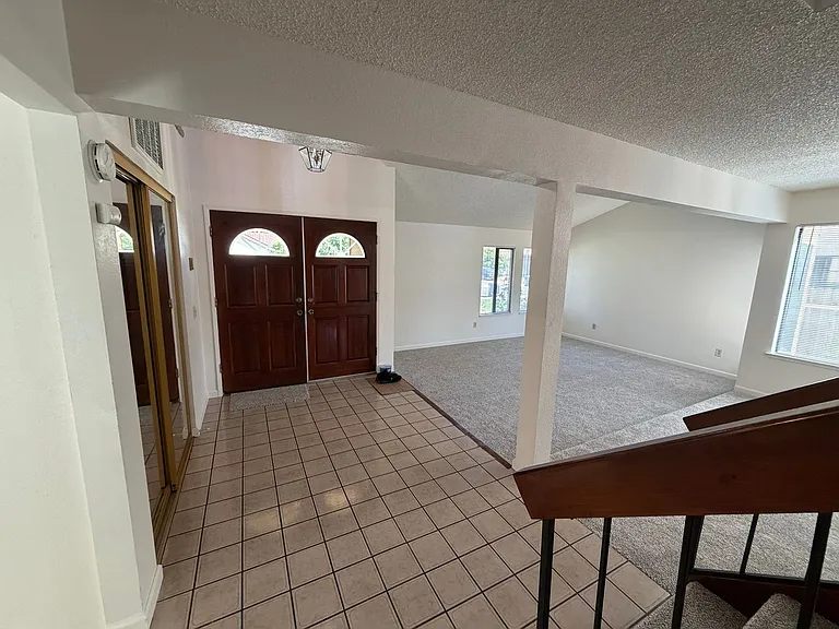 872 Shellwood Way — Photo 4