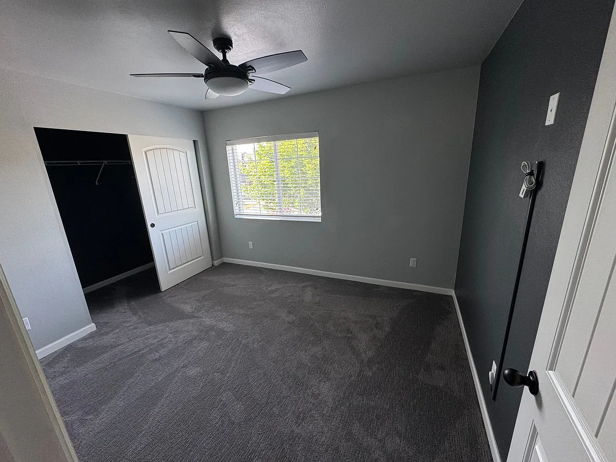 Grey - Greenwood Dr SW