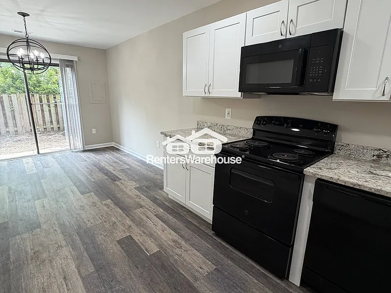 7538 Woodbine Dr — Photo 9