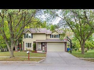 4515 Crestmoor Dr, Des Moines, IA 50310