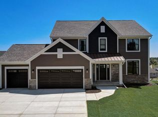 734 Stoecker Farm Ave, Village Of Mukwonago, WI 53149