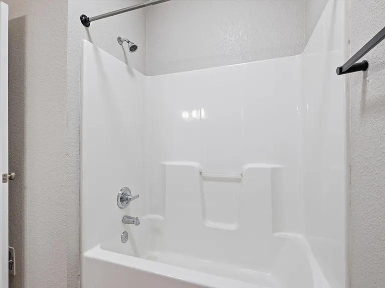 10341 Parkview Ave — Photo 8