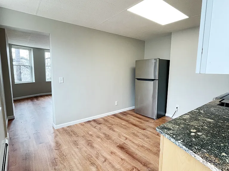 737 Burns St #1 — Photo 6