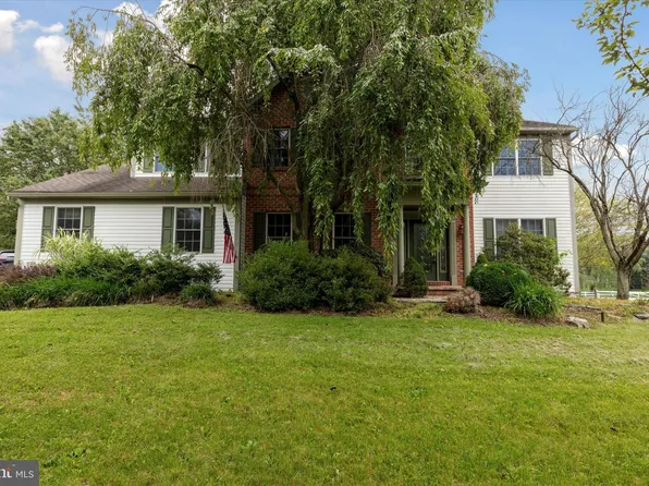 349 Blacksmith Rd, Douglassville, PA 19518