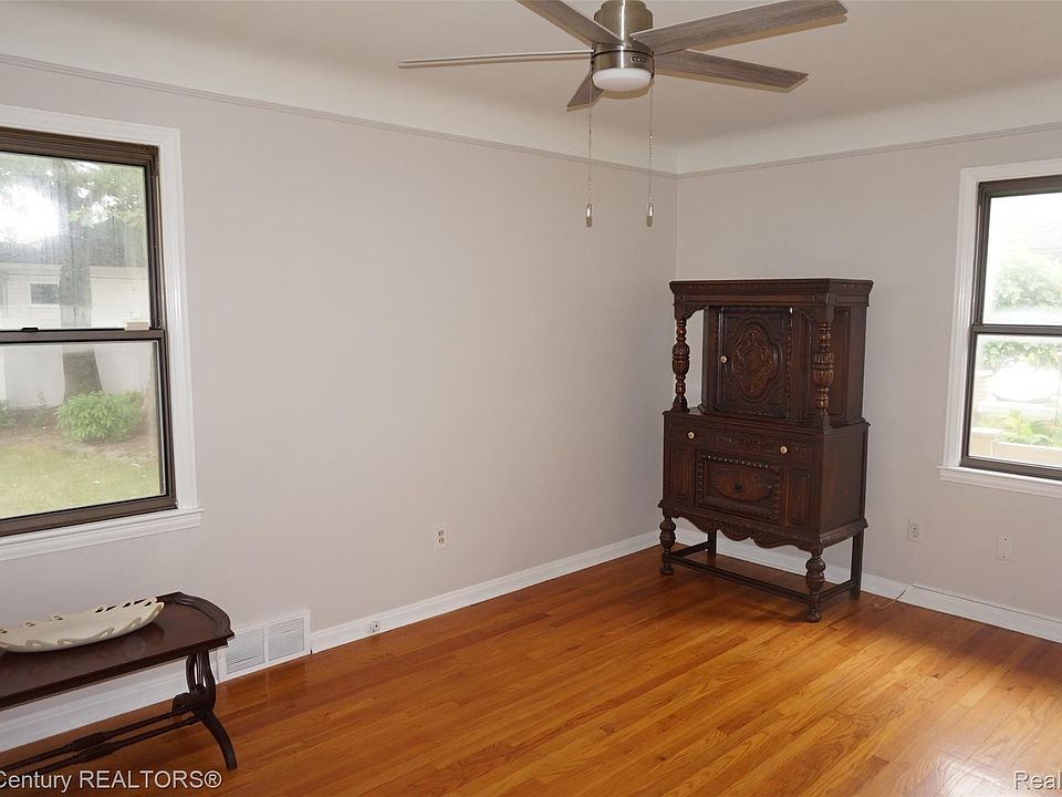 12831 Northfield Blvd, photo 5
