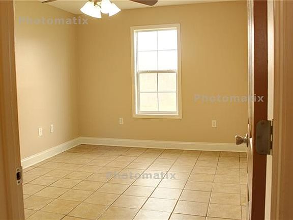5th image of 366 Daralyn Dr