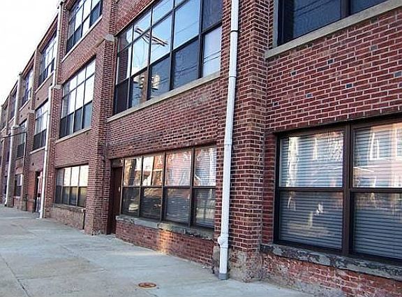 3rd image of 300 Communipaw Ave APT 19