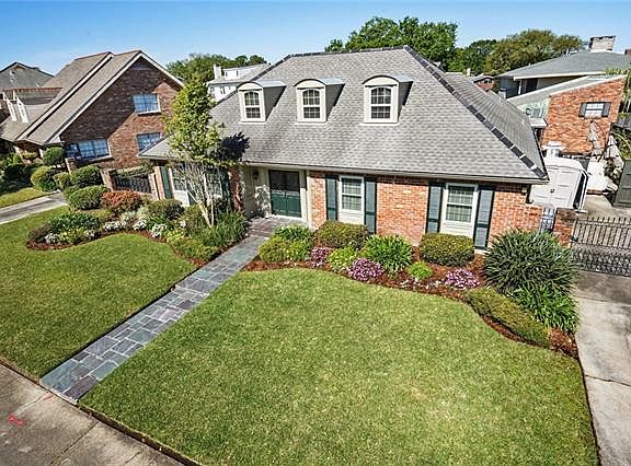 3rd image of 989 Crystal St