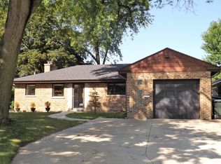 7126 N Karlov Ave, Lincolnwood, IL 60712