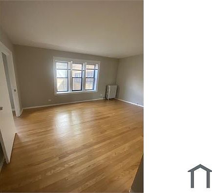 3rd image of 6922 S Oglesby Ave #2221