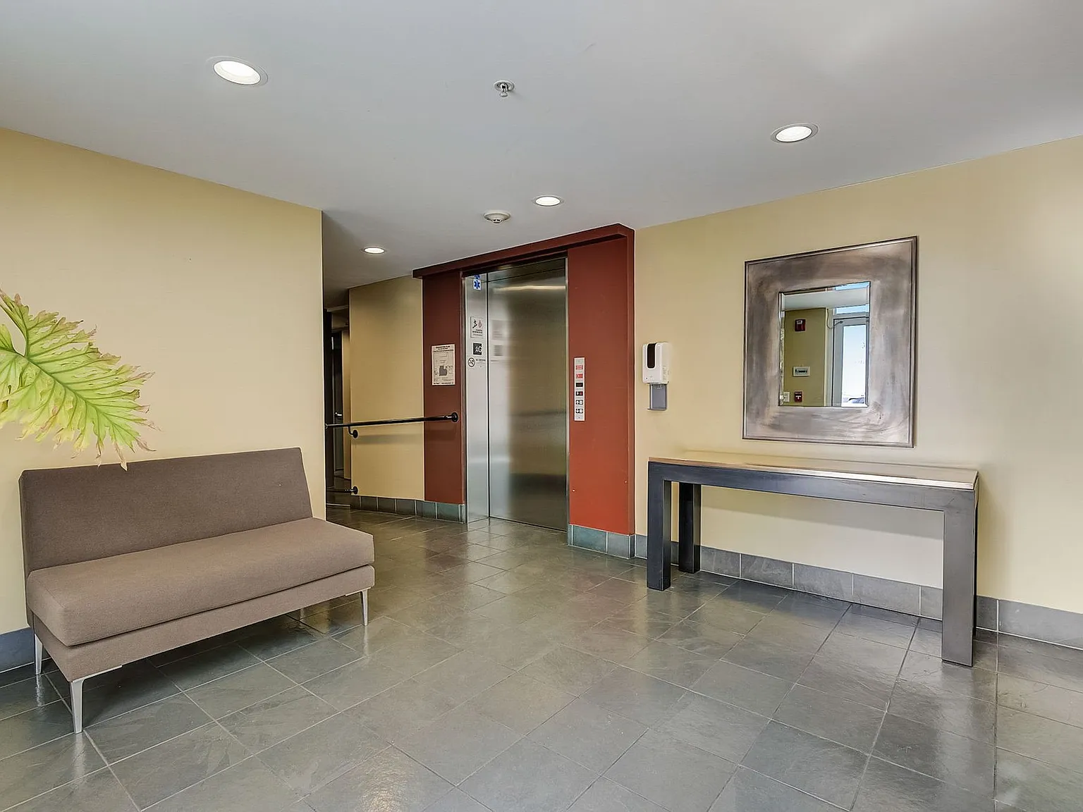 Old Pasadena Collection Apartments — Photo 1