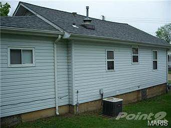 3rd image of 105 Ashbrook St