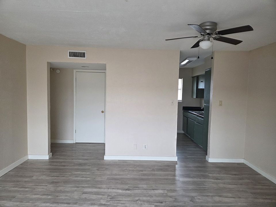 Living Room with Ceiling Fan