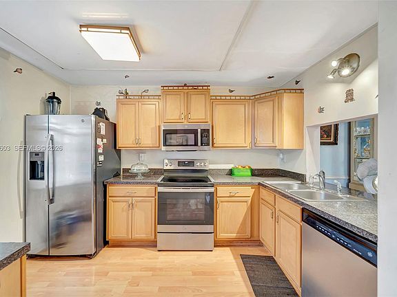 2nd image of 3940 Inverrary Blvd APT 303A