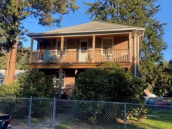 8 Horace Street, Bridgeport, CT 06610